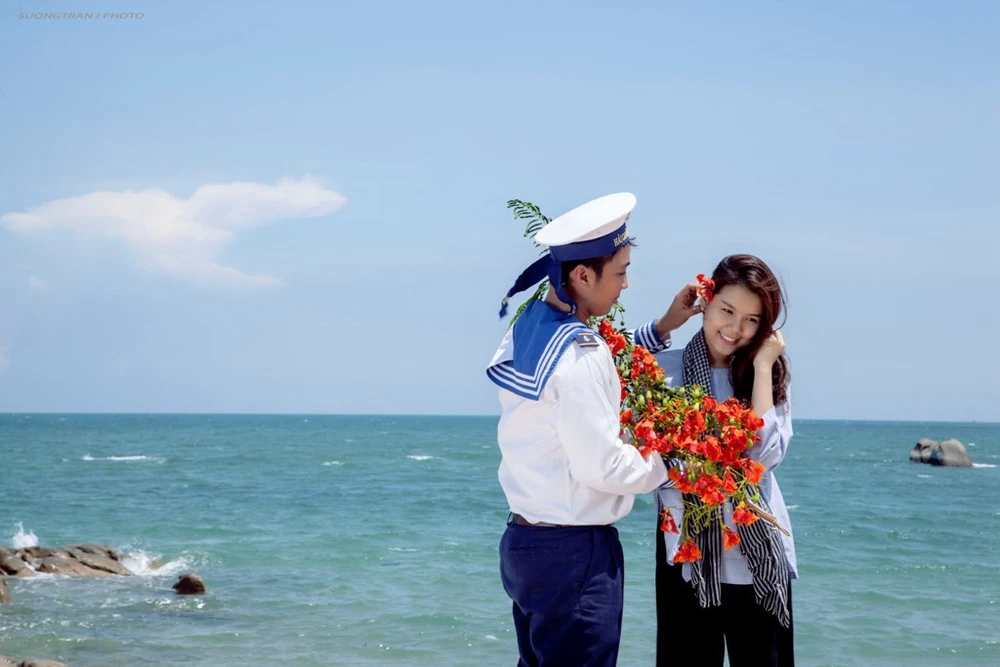 Xúc động bộ ảnh “Hướng về biển Đông – chạm vào Tổ quốc” ảnh 2